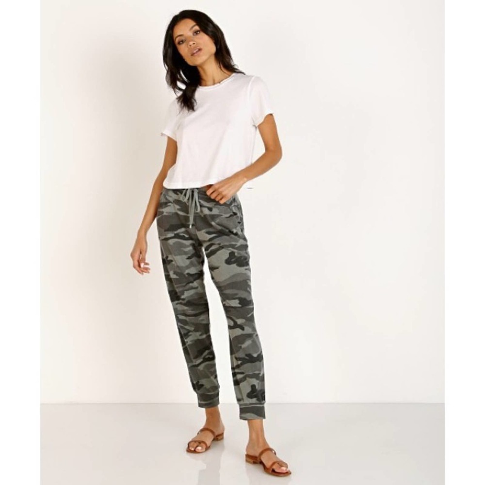 Splendid Green Camouflage Jogger Pants